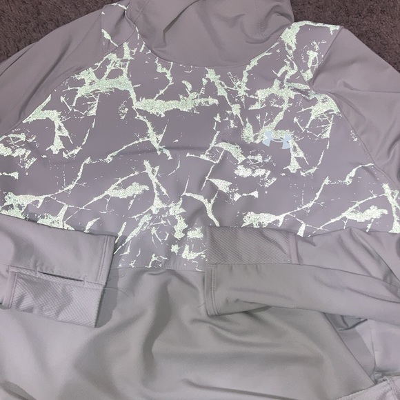 Under Armour fitted adjustable cow Nick pull over tan XXL reflective design - Picture 13 of 15